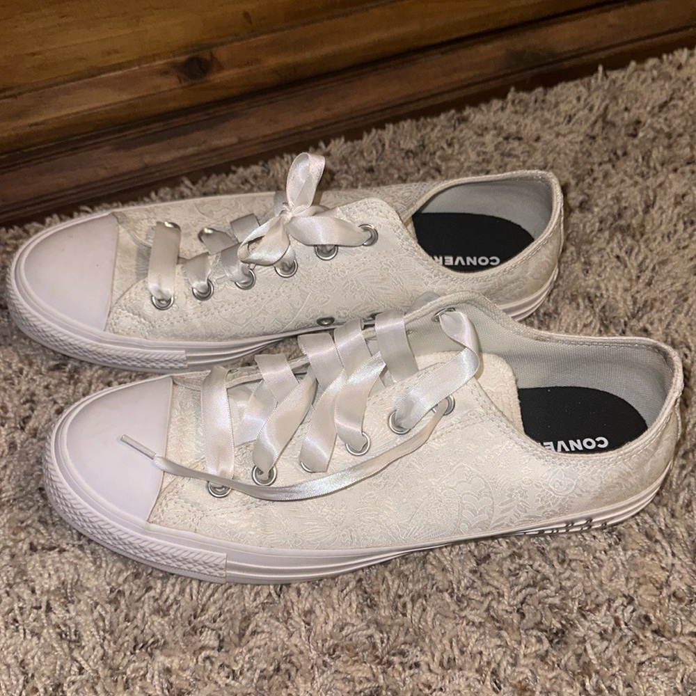 Wedding converse Size 10